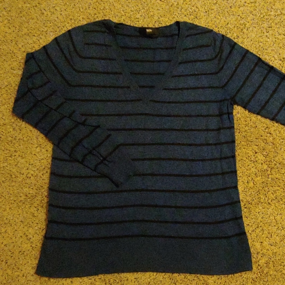 GUC Blue striped sweater